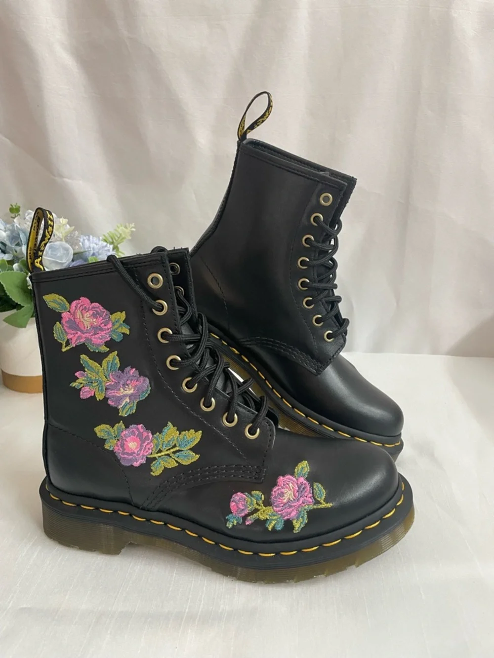 Dr. Martens 1460 Vonda  Black Lace-Up Boots Floral Embroidery US 6 L Big Girl